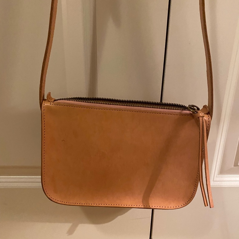 NWOT Madewell Simple Leather Crossbody